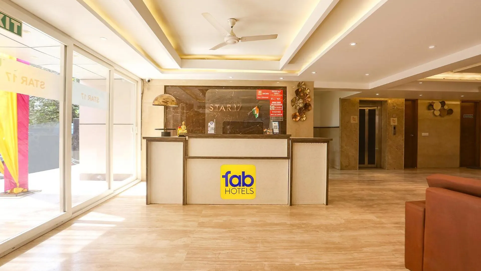 *** Hotel Fabhotel Prime Star 17 - Nr Yashobhoomi Convention Centre Delhi  Indien